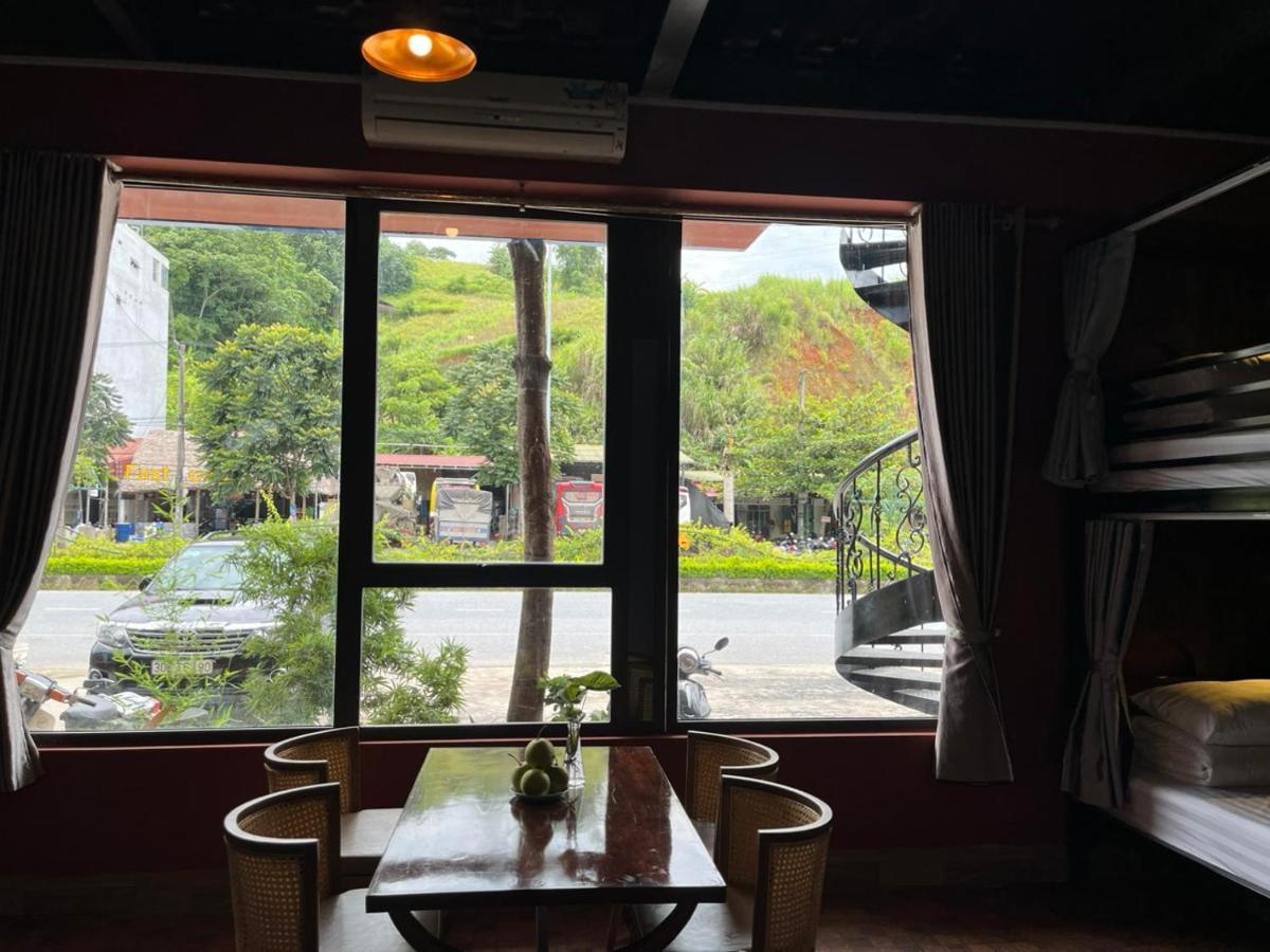 Rocks Ha Giang Hostel & Tour Exterior foto