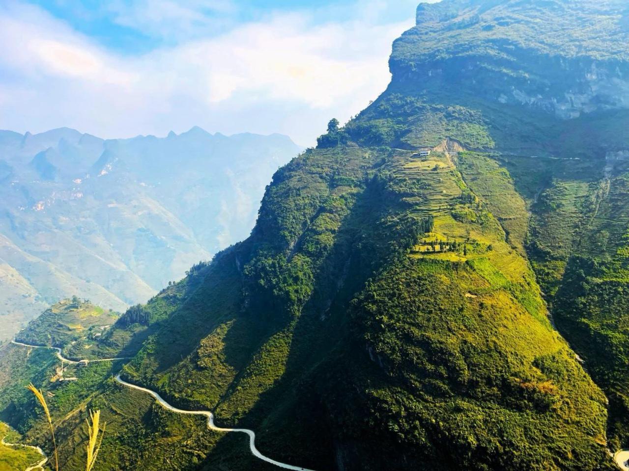Rocks Ha Giang Hostel & Tour Exterior foto